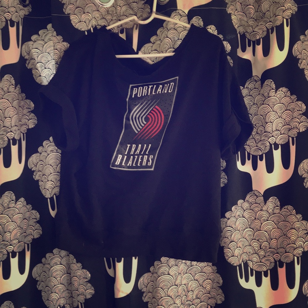 Portland trailblazers short sleeved sweater